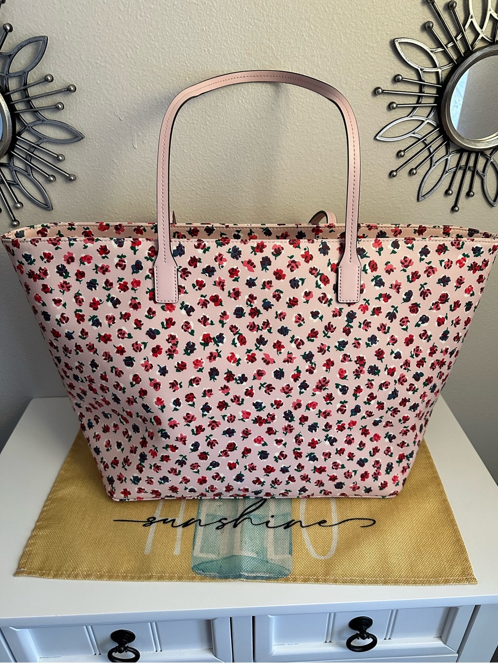 Kate Spade Shore Street Bold Roses tote ๐น - Picture 5 of 9
